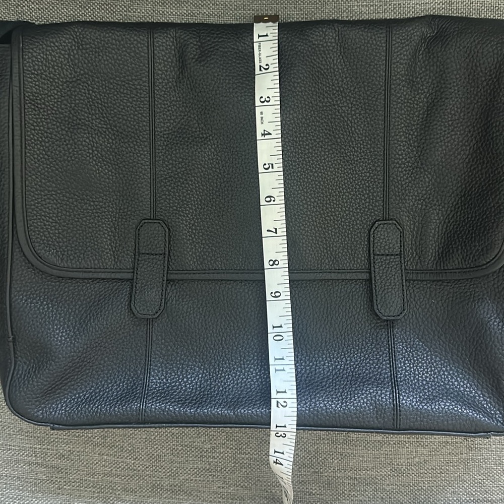 Cole Haan Men’s Black Leather Laptop\Messenger Bag with Adjustable Strap - Picture 10 of 11